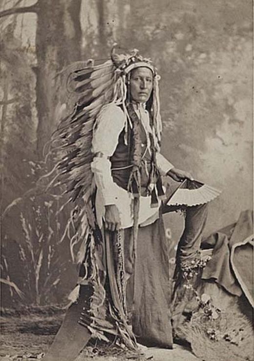 http://www.american-tribes.com/messageboards/dietmar/1879LabanLittleWolf2.jpg