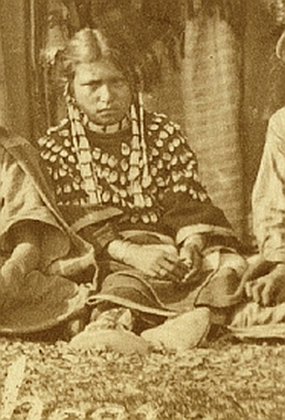 http://www.american-tribes.com/messageboards/dietmar/AnnaLauraShootingCat2.jpg